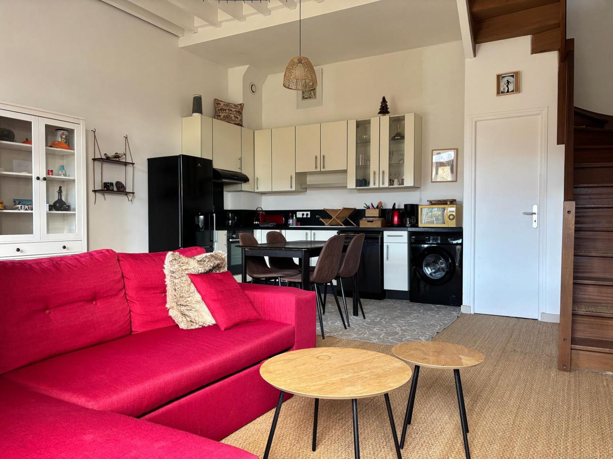 Appartement avec terrasse donnant sur chateau Commes Extérieur photo
