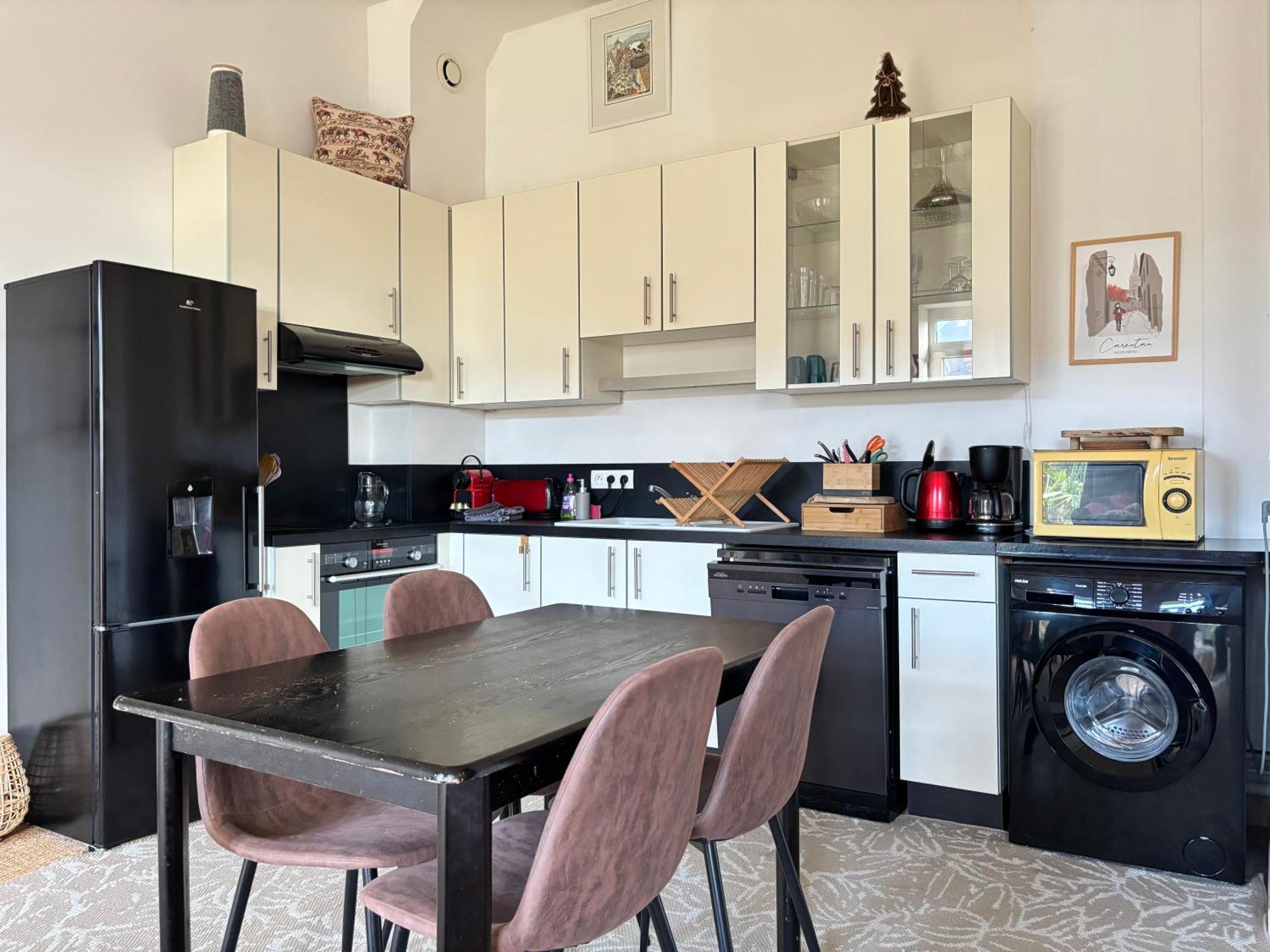 Appartement avec terrasse donnant sur chateau Commes Extérieur photo