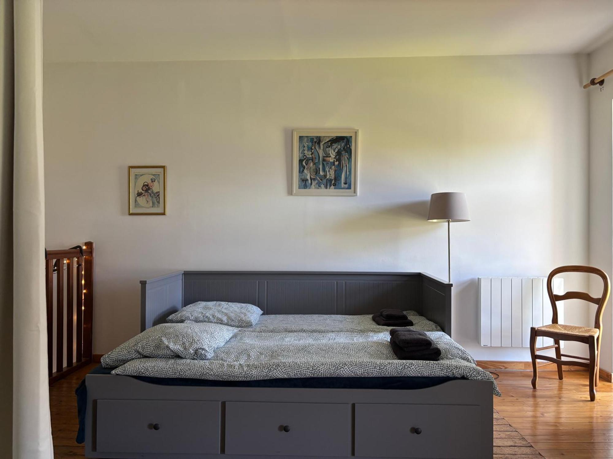 Appartement avec terrasse donnant sur chateau Commes Extérieur photo